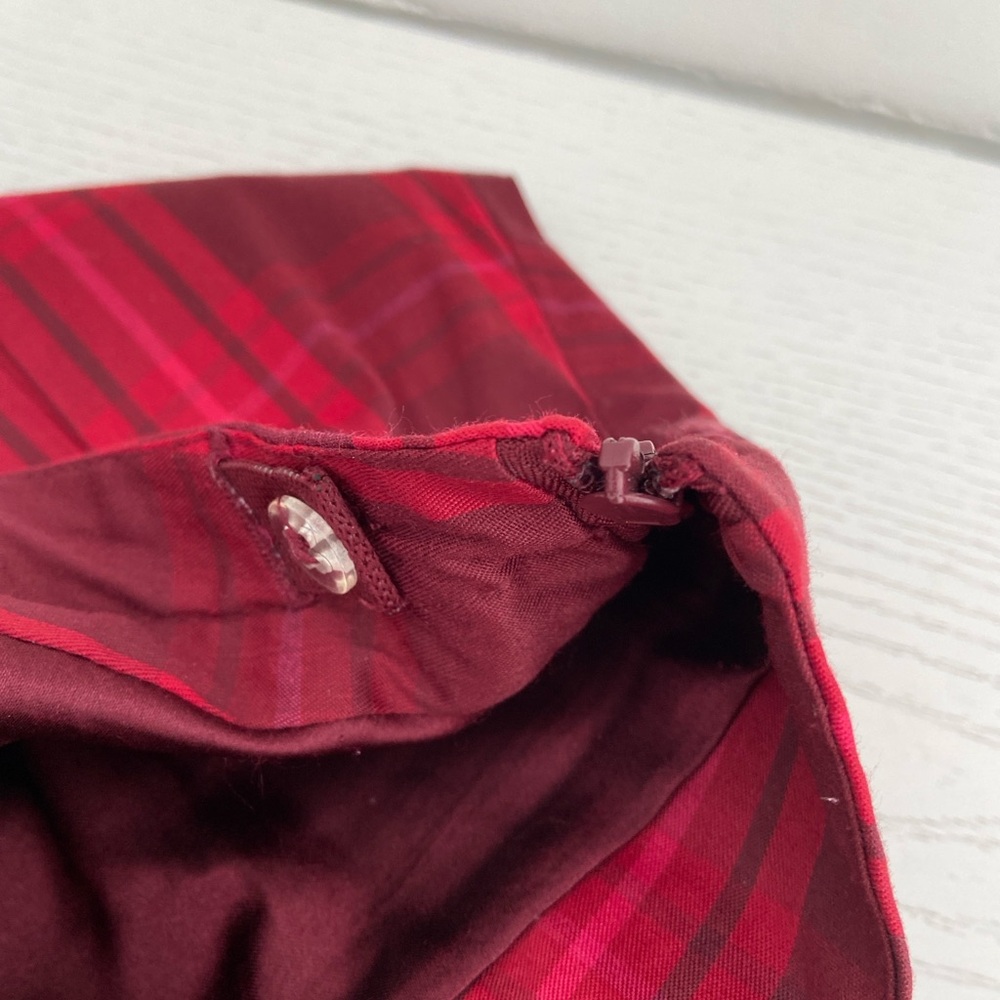 Children’s Place Classic Red Plaid Skirt Sequin Rose Applique Embellishment Sz 4 - Picture 5 of 9